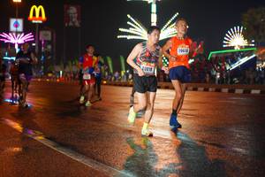 BIB: 20650, 20018
                            <button type="button" onclick="openModal(16183717)" class="btn btn-primary btn-sm float-right btn-popup" data-toggle="modal" data-target=".modal-high-quality">
                        <i class="fas fa-shopping-cart"></i> Add to Cart
                    </button>
                                            <button type="button" onclick="isThisMe(16183717, true)" class="btn btn-success btn-sm float-right btn-popup btn-isme hidden" data-toggle="tooltip" data-placement="bottom" title="นี่คือรูปของคุณใช่ไหม คลิกที่นี่เพื่อเอาเข้าอัลบั้ม">
                        <i class="fas fa-plus"></i> Add to album
                    </button>
                    <button type="button" onclick="isThisMe(16183717, false)" class="btn btn-warning btn-sm float-right btn-popup btn-isnotme hidden">
                        <i class="fas fa-ban"></i> Remove from album
                    </button>